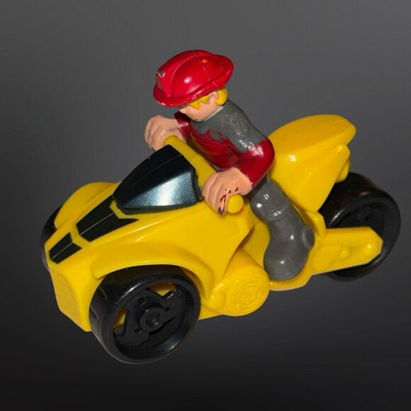 Playskool Heroes Transformer Rescue Bots GRIFFIN ROCK Figure Trike Firehouse A16 - Picture 2 of 11
